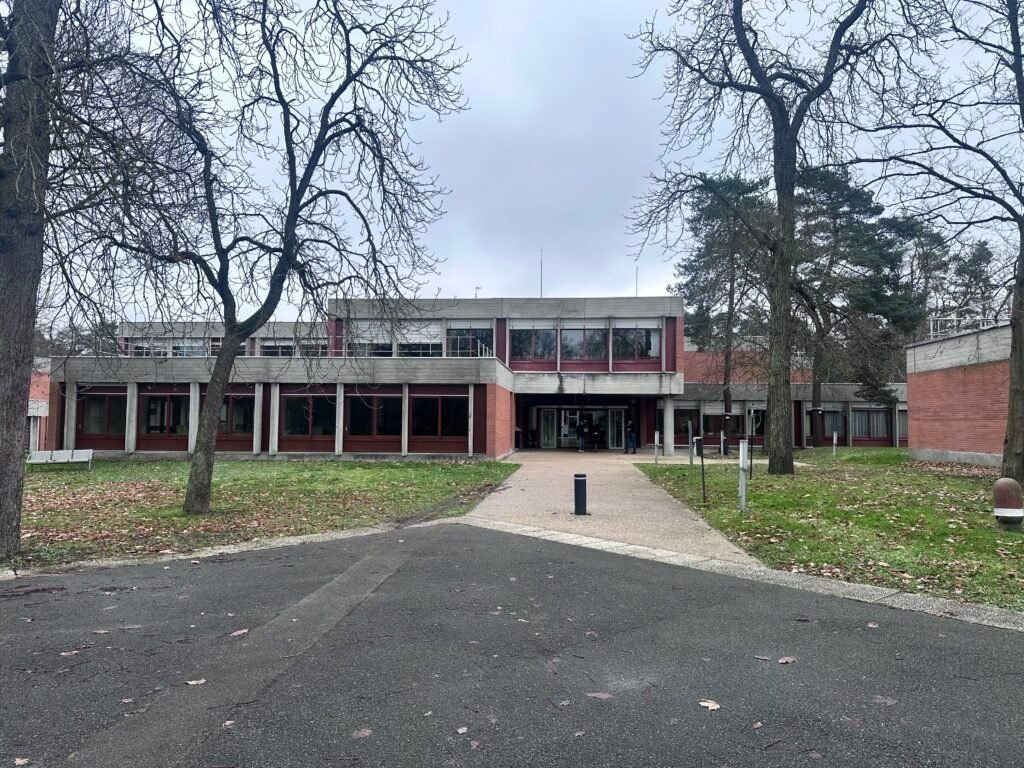 Entrée du Campus Oxygène Factory aux Mureaux